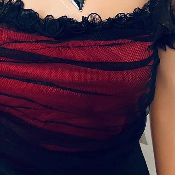 Boston Proper Sheer Black & Red Top L - Picture 4 of 10